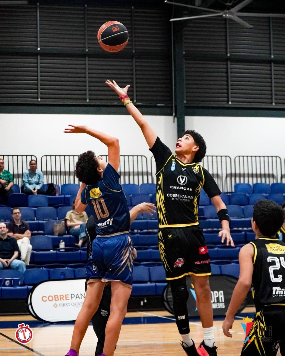 Colegio Javier vs AIP Fighting Owls — foto 8
