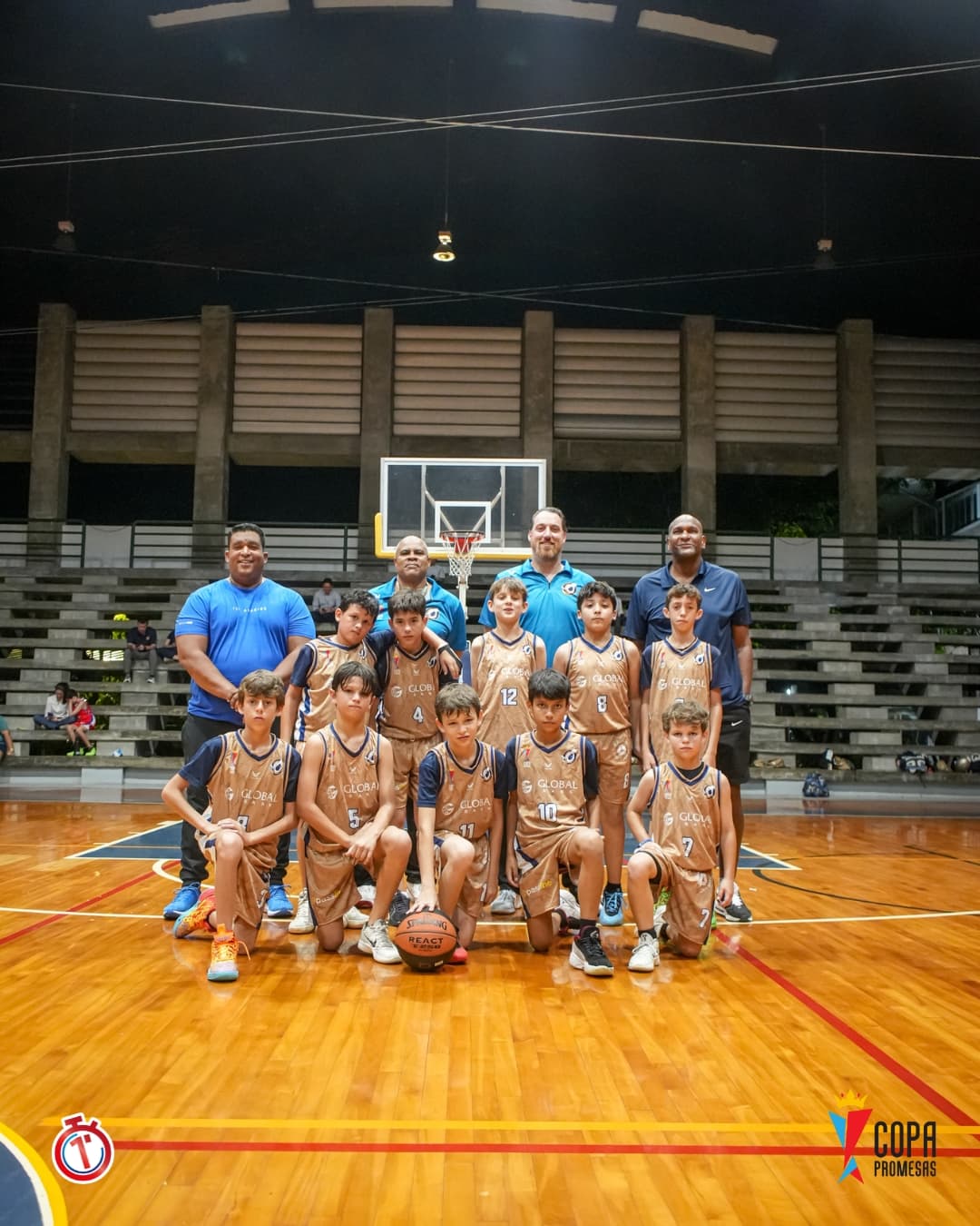 AHP Legends vs AIP Fighting Owls — foto 1