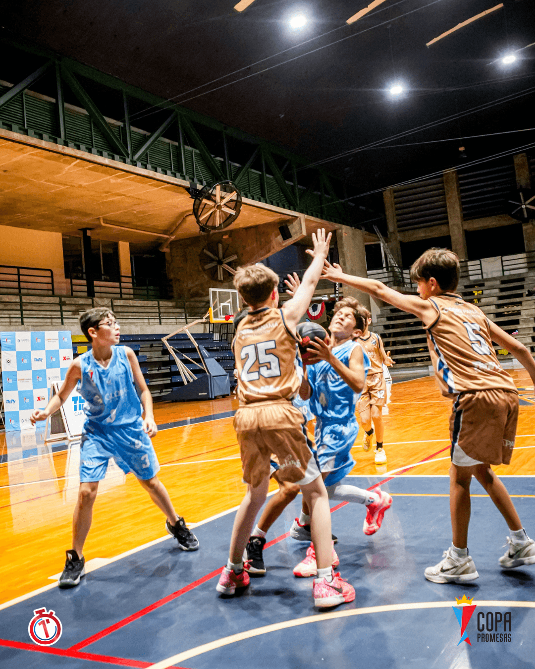 IAE Titans vs AIP Fighting Owls — foto 10