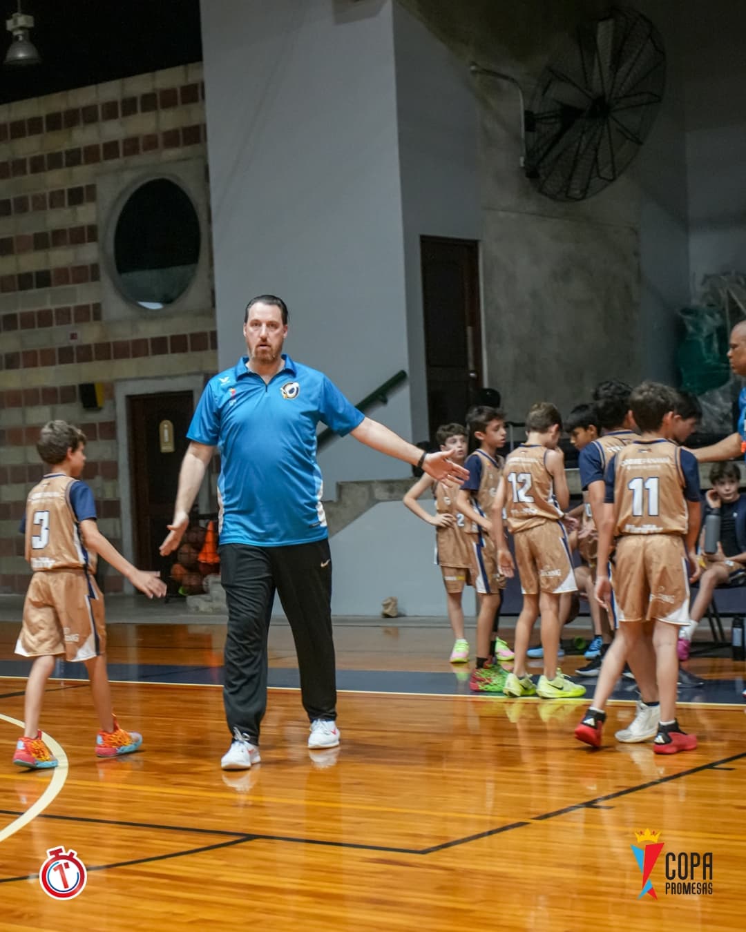 AHP Legends vs AIP Fighting Owls — foto 13