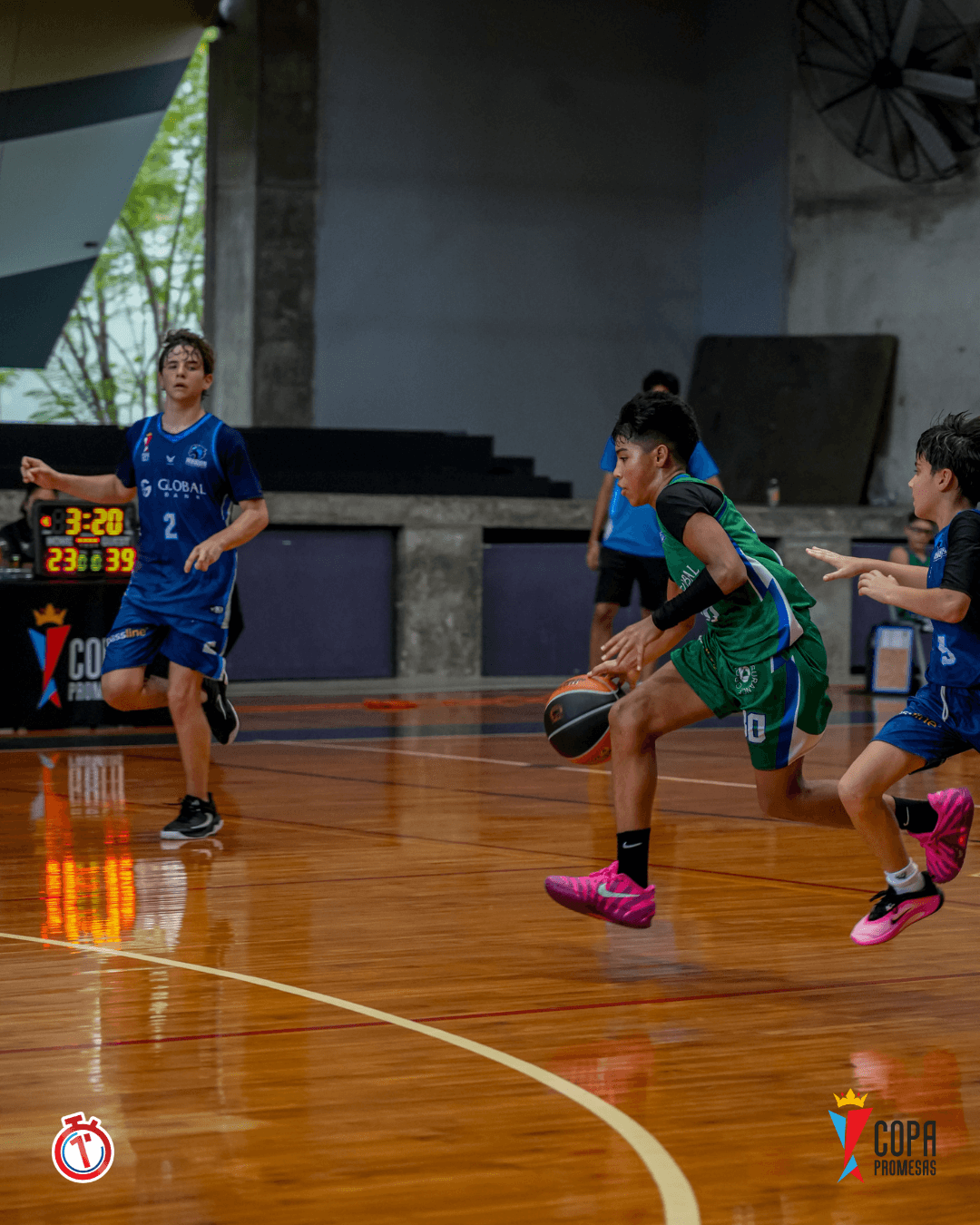 Hawks vs Wild Lynx — foto 13