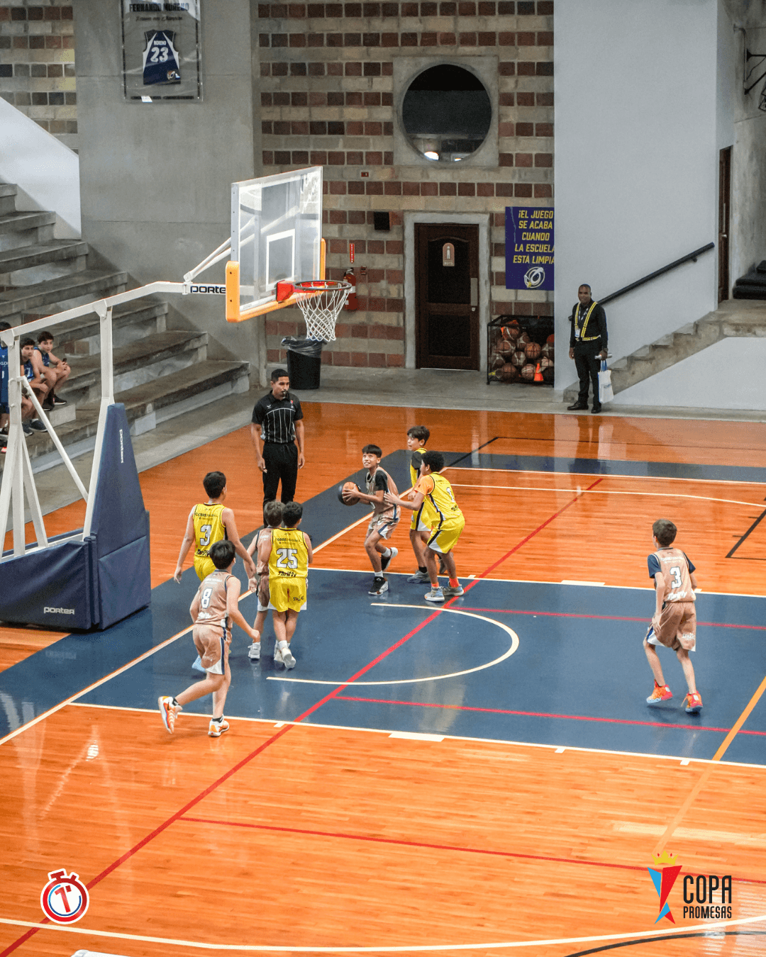 AIP Fighting Owls vs Colegio Javier — foto 15