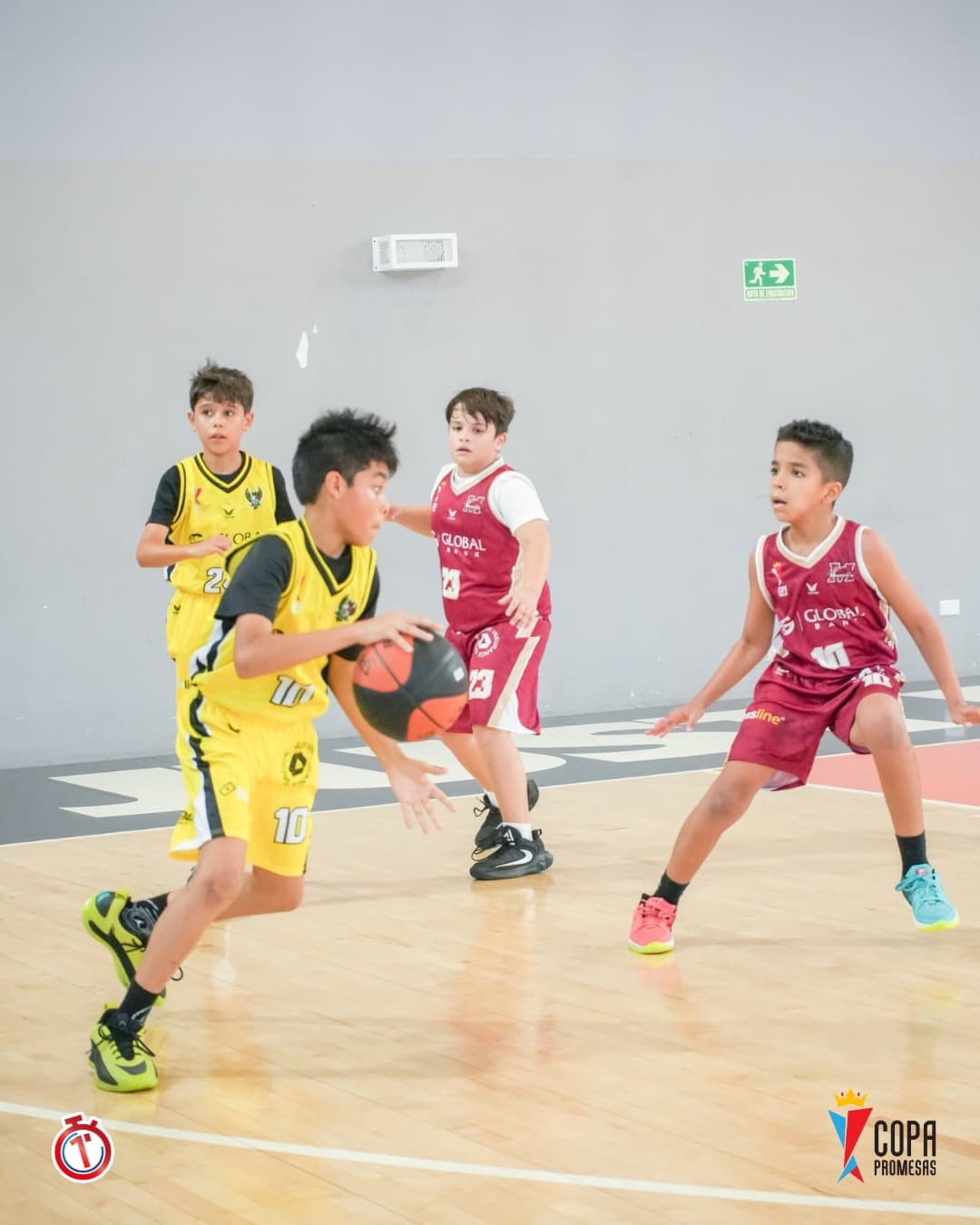 Mustang vs Colegio Javier — foto 16