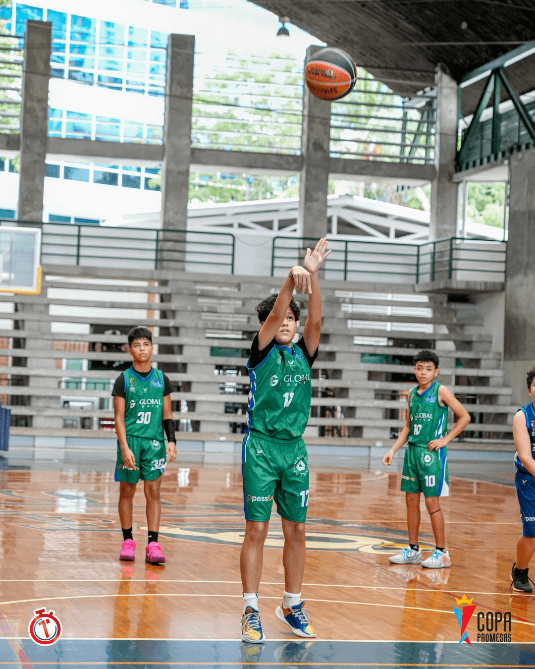 Hawks vs Wild Lynx — foto 18