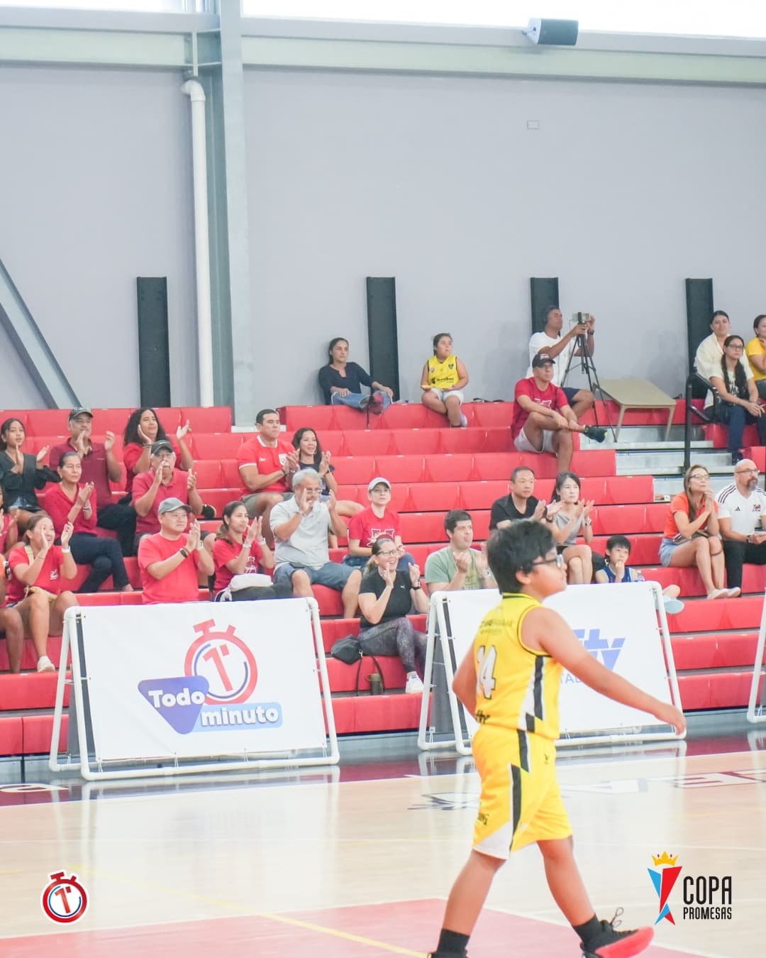 Mustang vs Colegio Javier — foto 2
