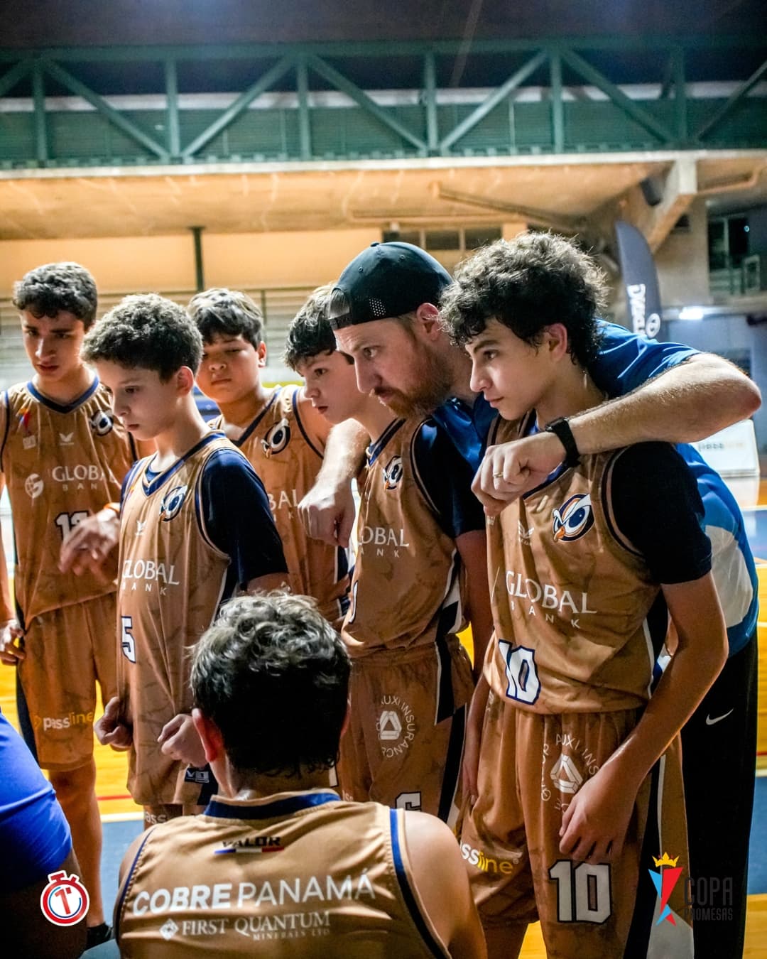 AIP Fighting Owls vs CBP Wildcats — foto 2