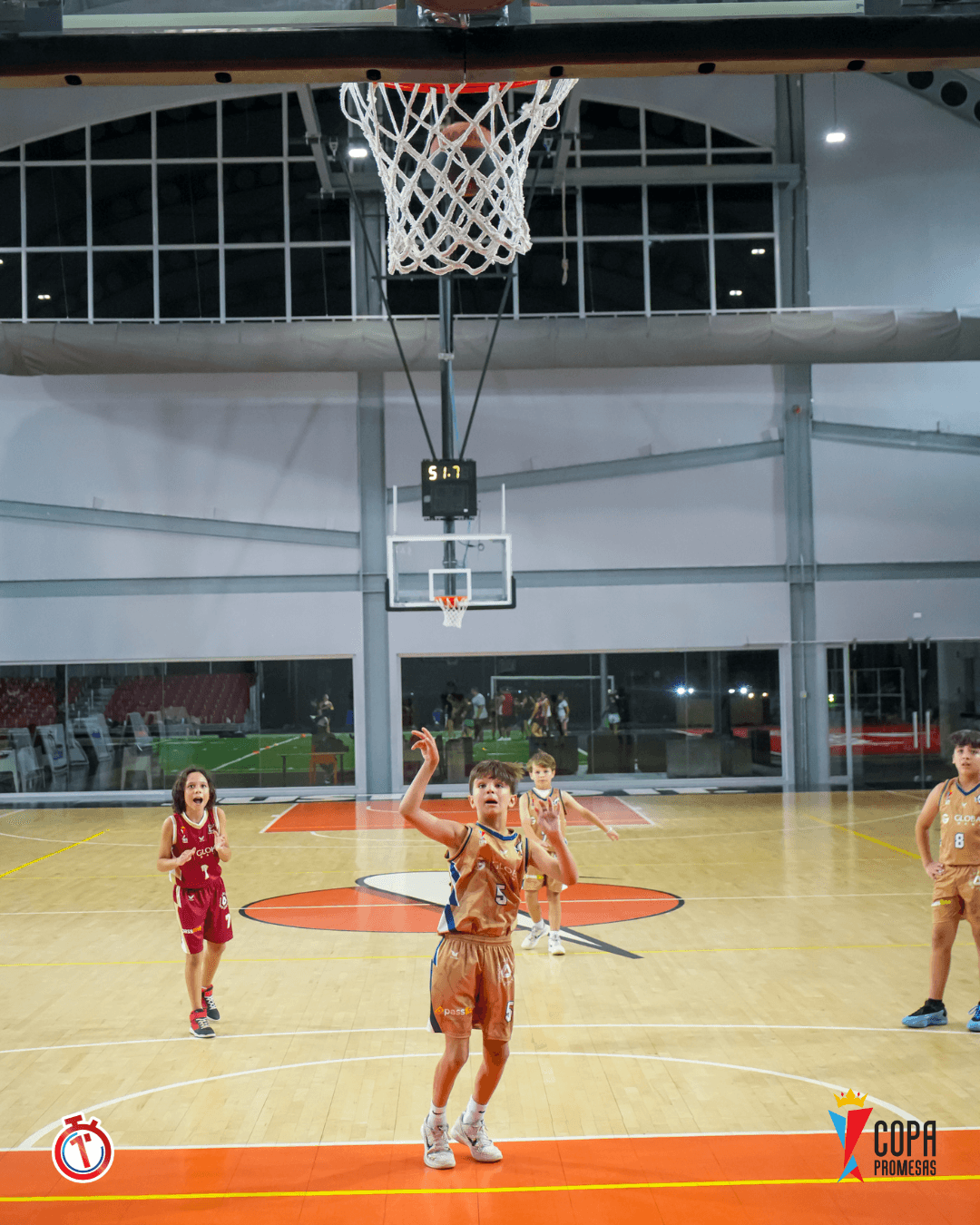 Mustang vs AIP Fighting Owls — foto 2