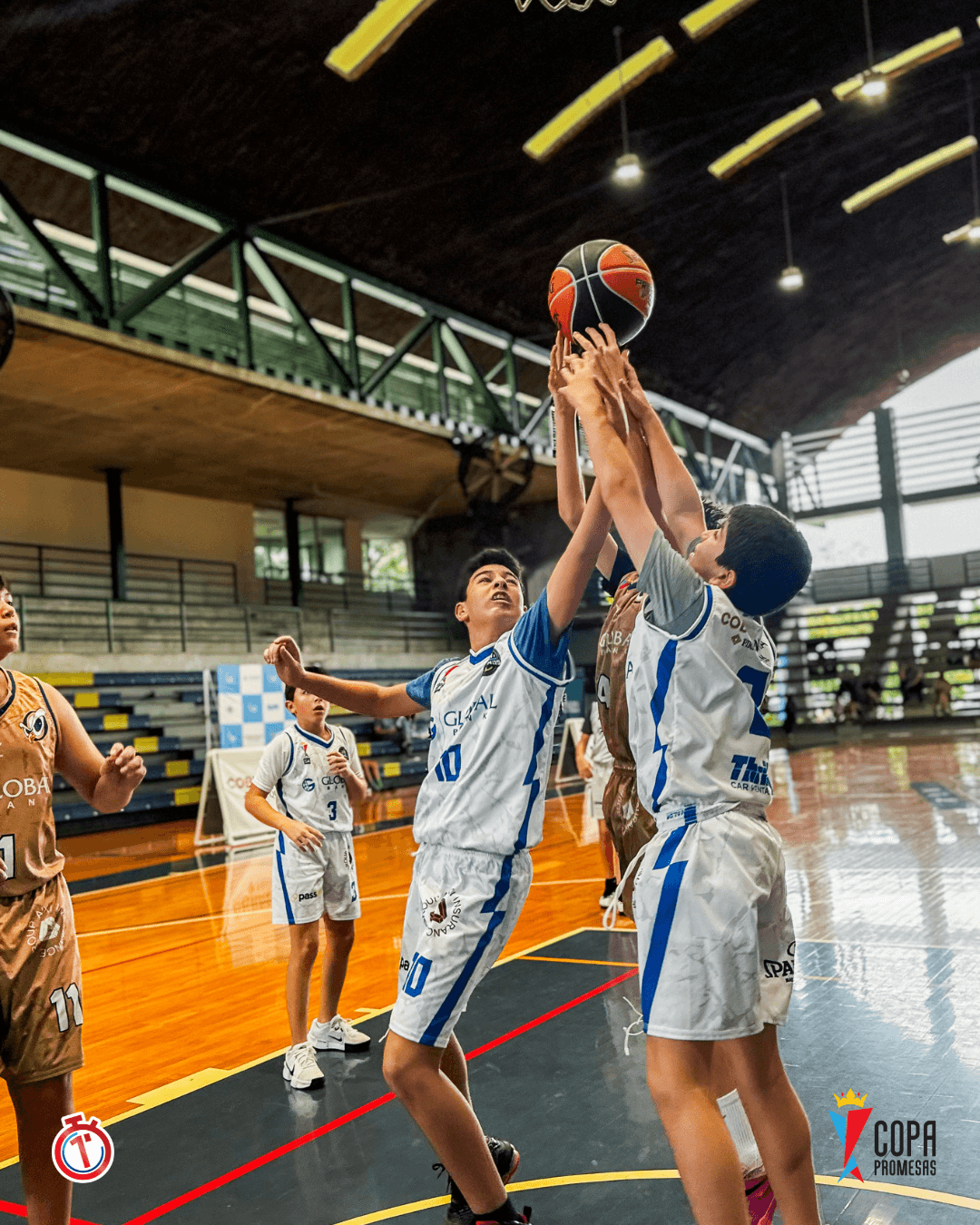 AIP Fighting Owls vs AHP Legends — foto 3