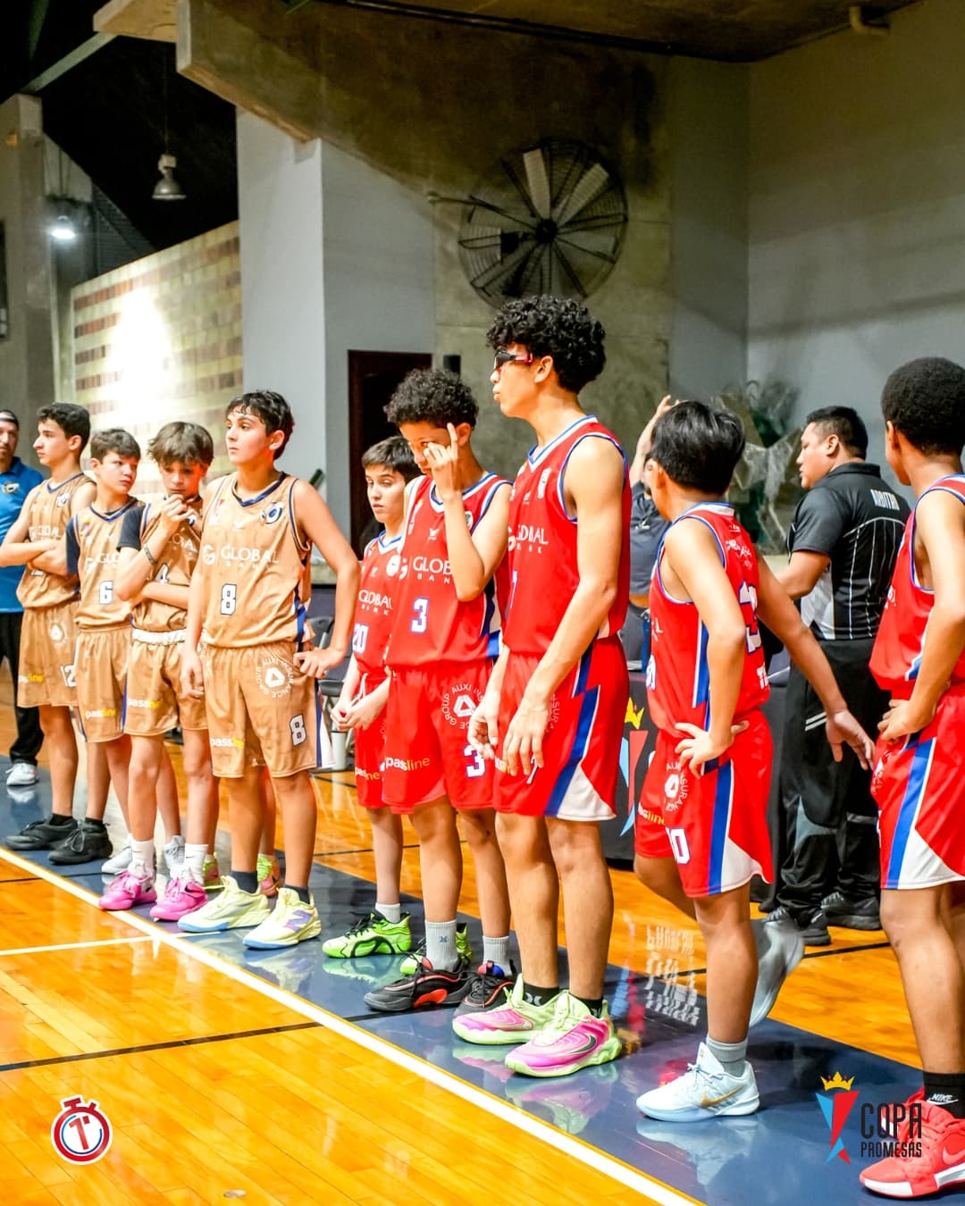 AIP Fighting Owls vs CBP Wildcats — foto 3