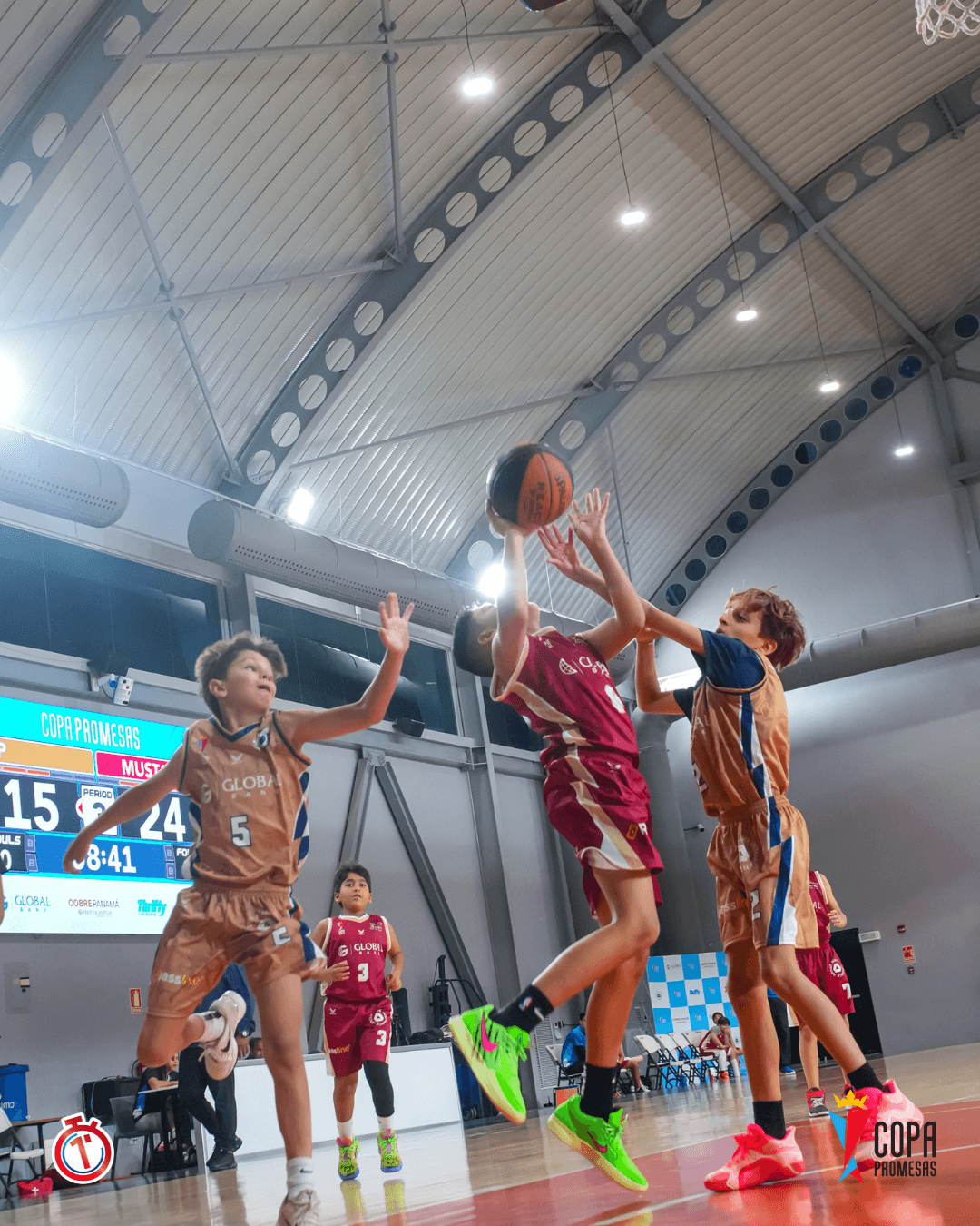 Mustang vs AIP Fighting Owls — foto 4