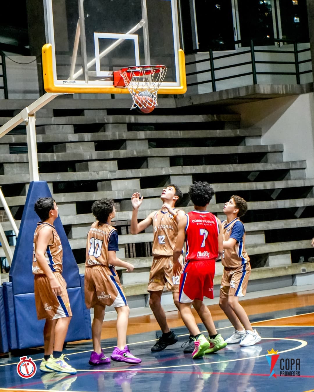 AIP Fighting Owls vs CBP Wildcats — foto 9